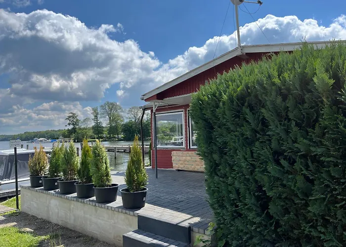 Bungalow Direkt Am See - Toilette Und Dusche In Separatem Gebaeude